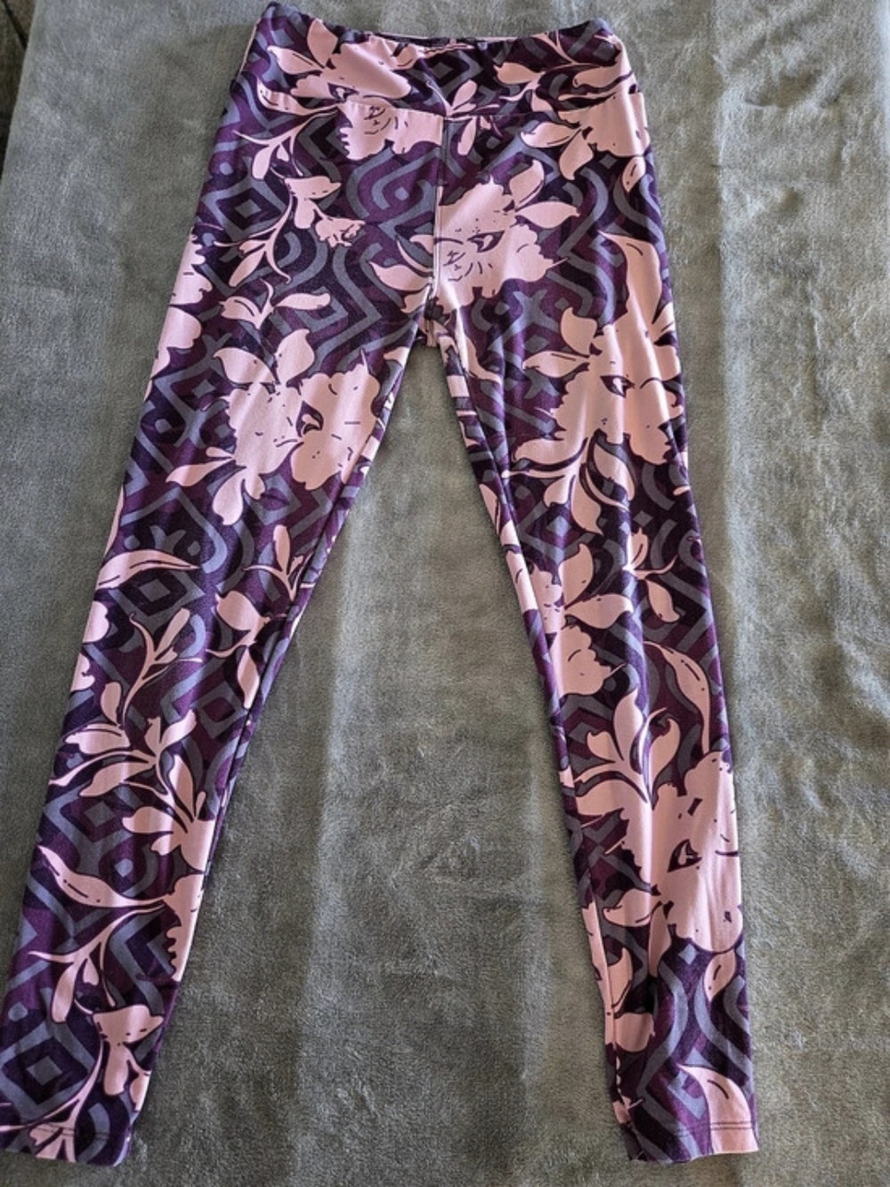 LuLaRoe Women’s One Size Regular Ankle Leggings Floral Pink/Purple Print